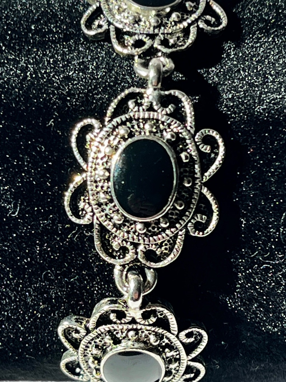 Elegant Silver-Tone Black Stone Filigree Bracelet - Women Jewelry
